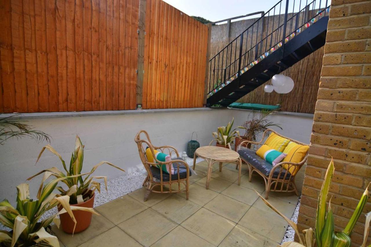 Apartment Wharf - Macarena Apartments Лондон Экстерьер фото